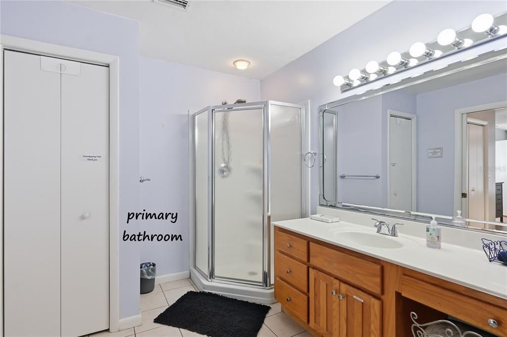 На продажу: $795,000 (3 спален, 2 ванн, 1800 Квадратных фут)