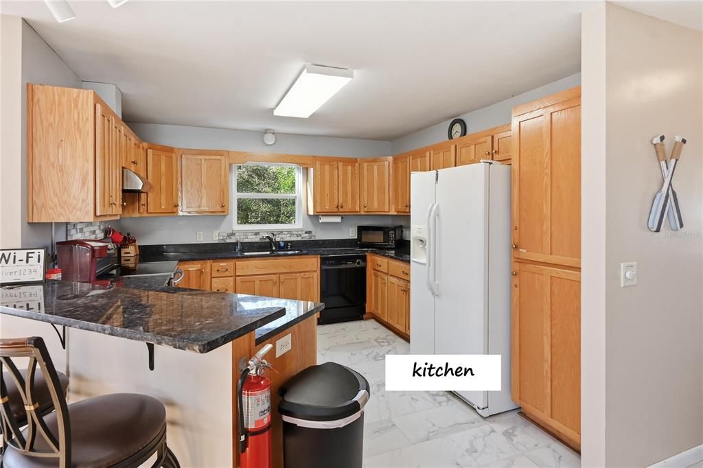 На продажу: $795,000 (3 спален, 2 ванн, 1800 Квадратных фут)