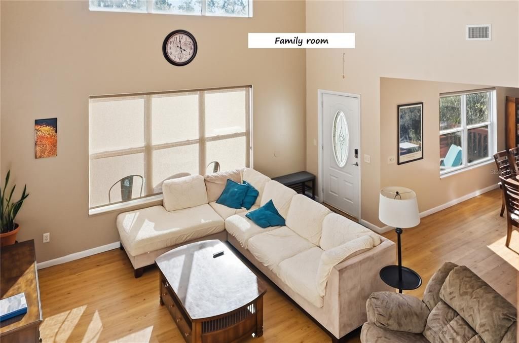 На продажу: $795,000 (3 спален, 2 ванн, 1800 Квадратных фут)