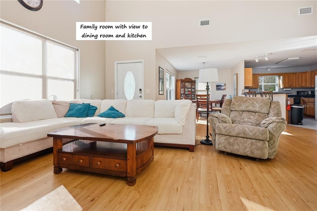 На продажу: $795,000 (3 спален, 2 ванн, 1800 Квадратных фут)