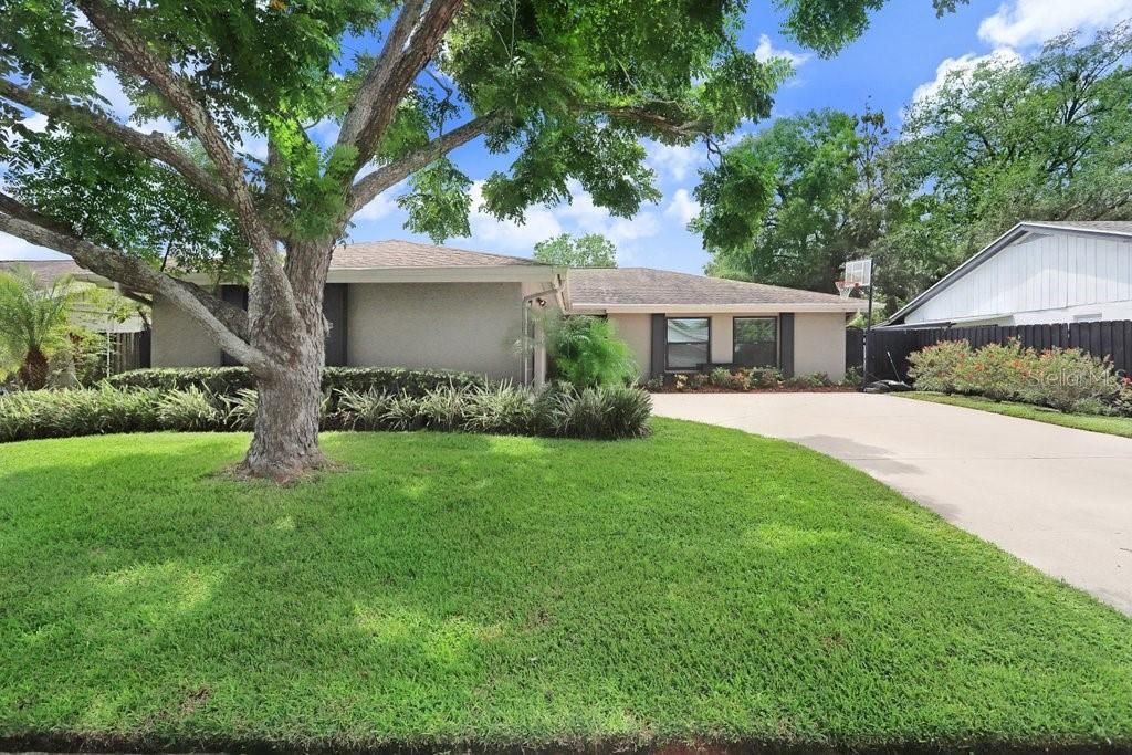 Active With Contract: $3,300 (3 beds, 2 baths, 1558 Square Feet)