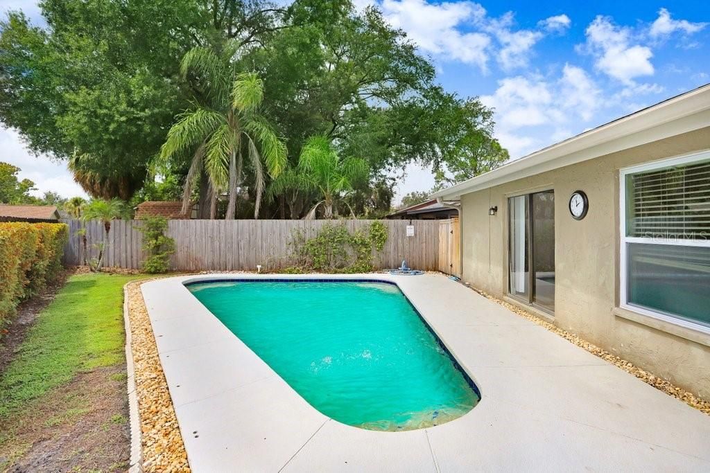 Active With Contract: $3,300 (3 beds, 2 baths, 1558 Square Feet)