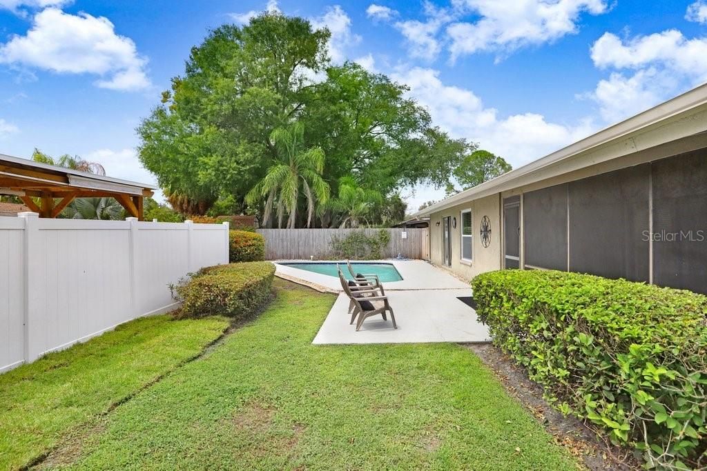 Active With Contract: $3,300 (3 beds, 2 baths, 1558 Square Feet)