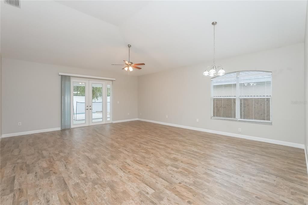 For Sale: $395,000 (3 beds, 2 baths, 1790 Square Feet)