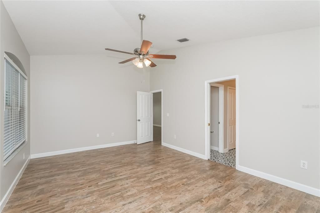 For Sale: $395,000 (3 beds, 2 baths, 1790 Square Feet)