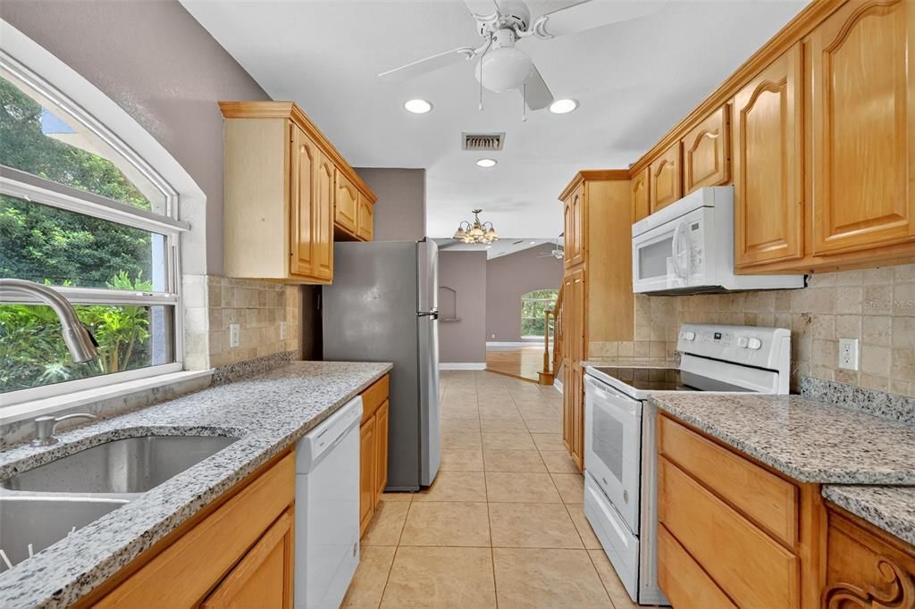 En Venta: $621,000 (4 camas, 2 baños, 3070 Pies cuadrados)