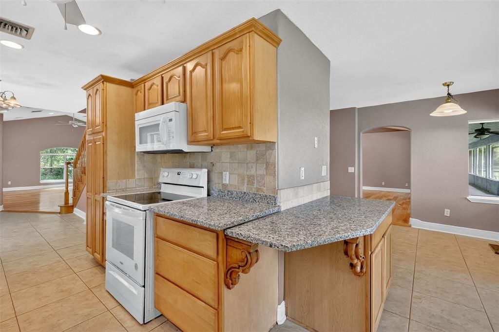 En Venta: $621,000 (4 camas, 2 baños, 3070 Pies cuadrados)