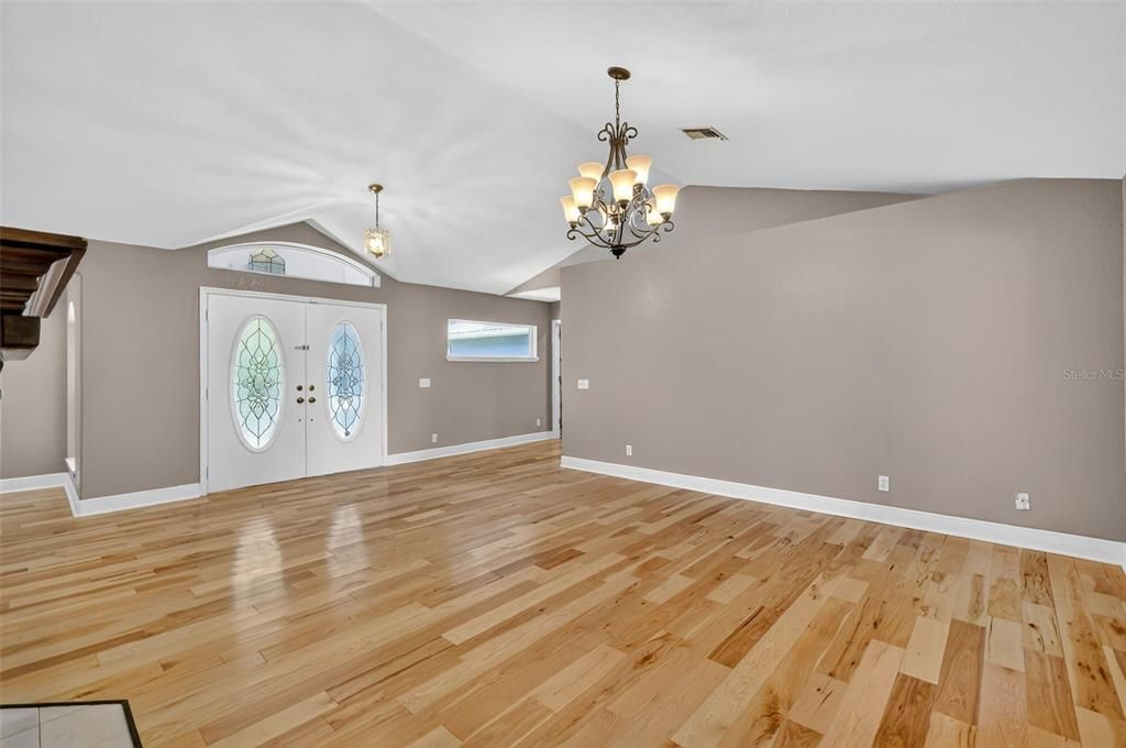 En Venta: $621,000 (4 camas, 2 baños, 3070 Pies cuadrados)