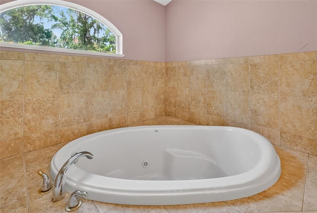 En Venta: $621,000 (4 camas, 2 baños, 3070 Pies cuadrados)