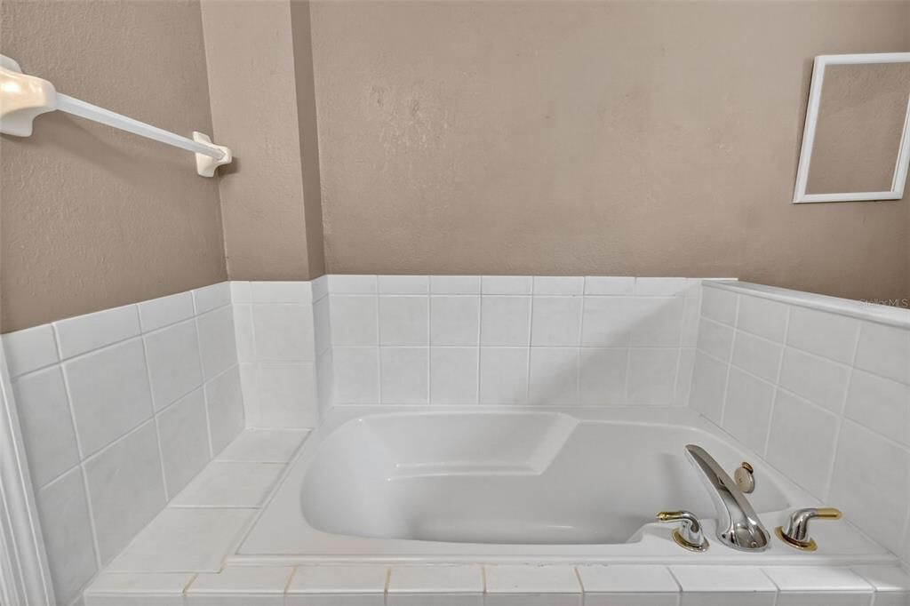 En Venta: $621,000 (4 camas, 2 baños, 3070 Pies cuadrados)