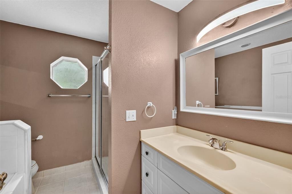 En Venta: $621,000 (4 camas, 2 baños, 3070 Pies cuadrados)