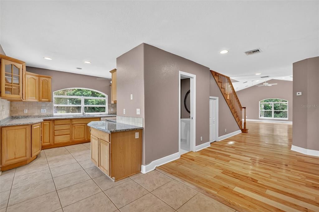 En Venta: $621,000 (4 camas, 2 baños, 3070 Pies cuadrados)