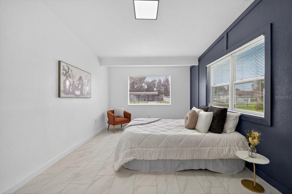 合同活跃: $339,900 (4 贝兹, 2 浴室, 1102 平方英尺)