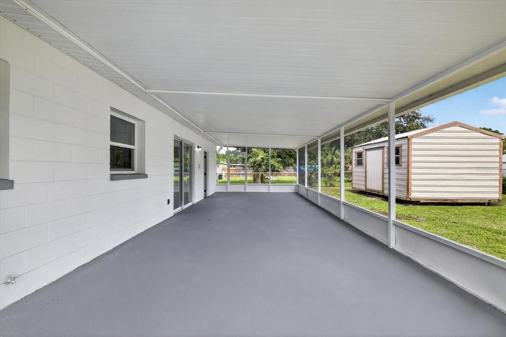 合同活跃: $339,900 (4 贝兹, 2 浴室, 1102 平方英尺)