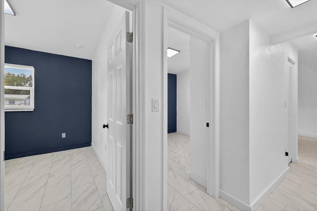 合同活跃: $339,900 (4 贝兹, 2 浴室, 1102 平方英尺)