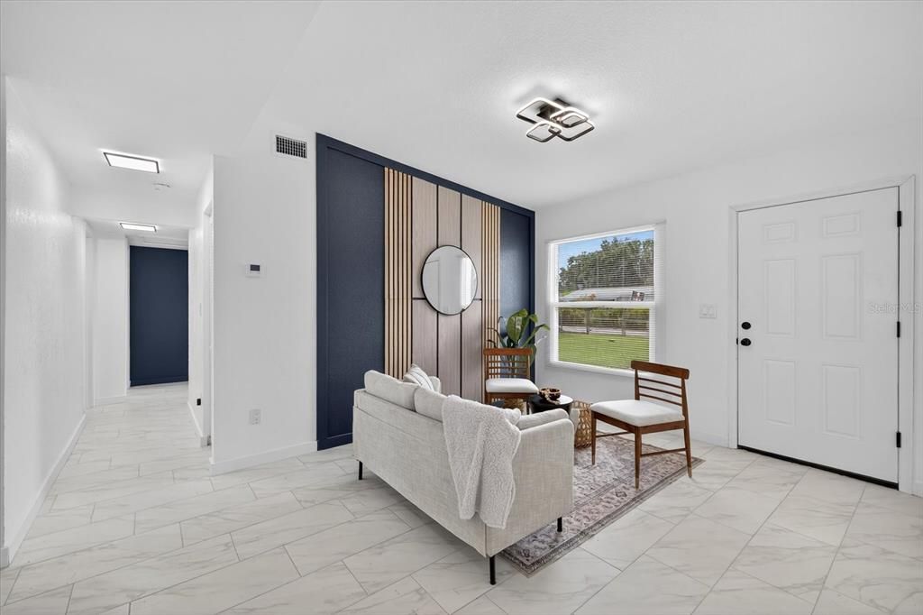 合同活跃: $339,900 (4 贝兹, 2 浴室, 1102 平方英尺)