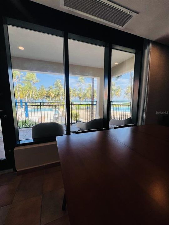 For Sale: $725,000 (1 beds, 2 baths, 1019 Square Feet)