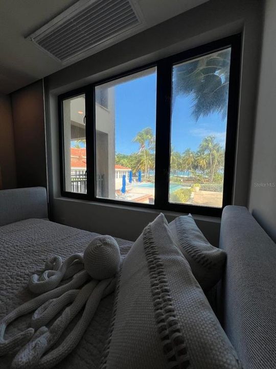 For Sale: $725,000 (1 beds, 2 baths, 1019 Square Feet)