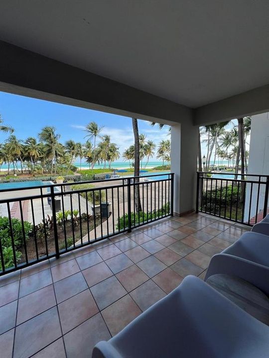 For Sale: $725,000 (1 beds, 2 baths, 1019 Square Feet)