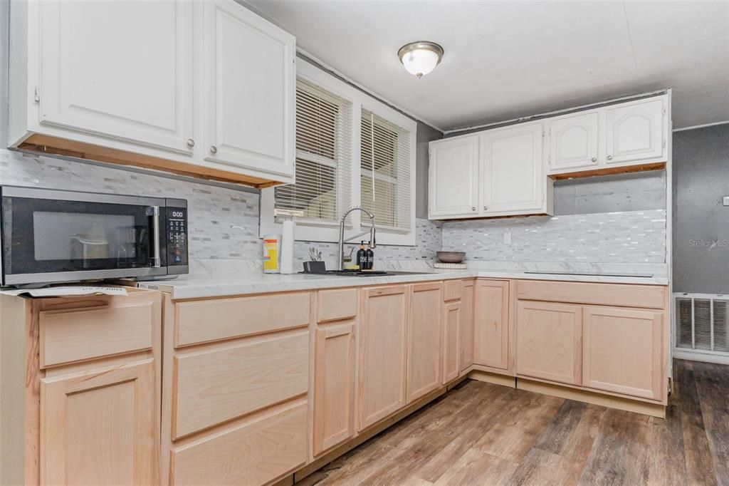 En Venta: $275,000 (3 camas, 2 baños, 1585 Pies cuadrados)