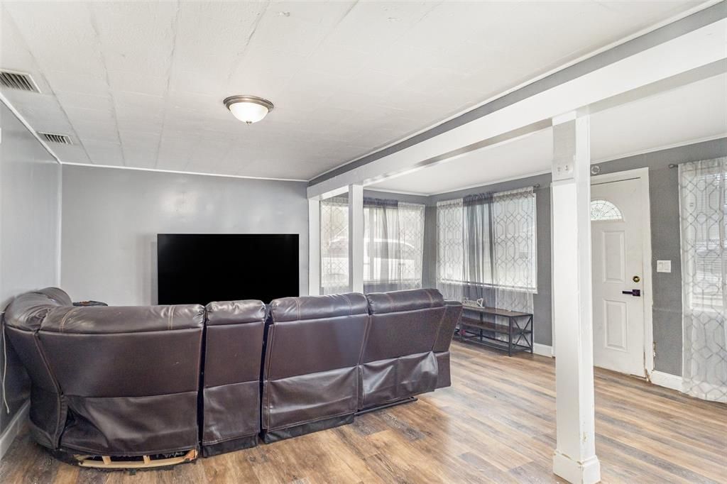 En Venta: $275,000 (3 camas, 2 baños, 1585 Pies cuadrados)