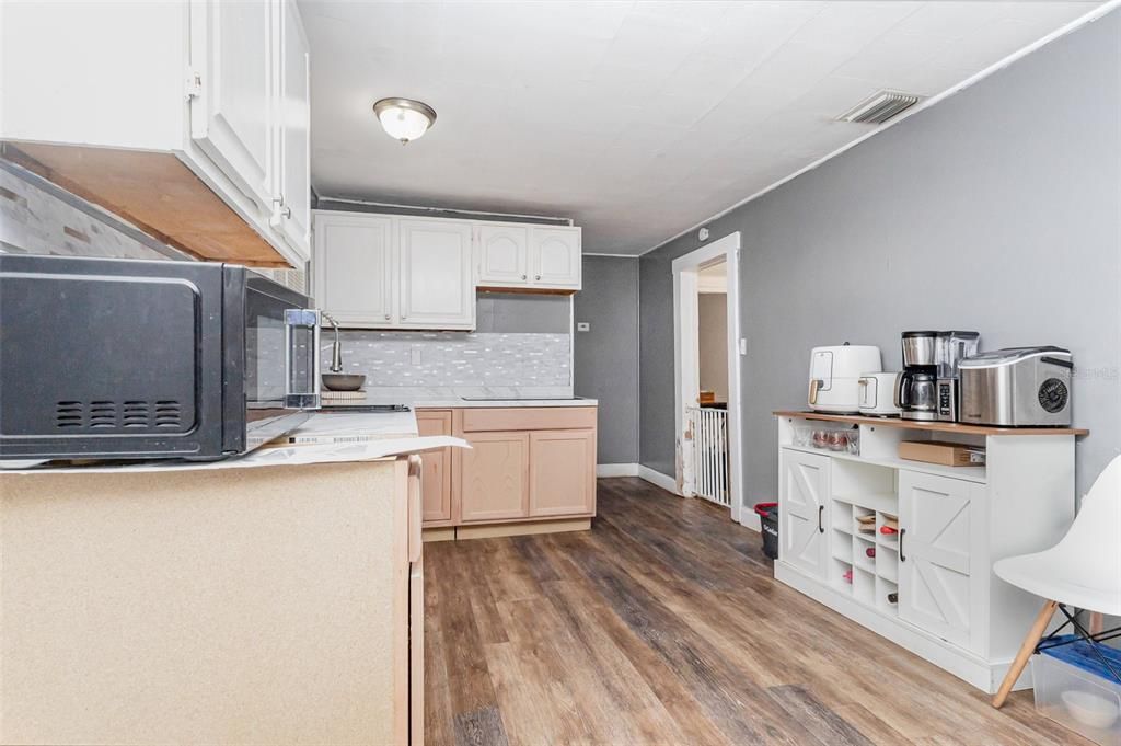 En Venta: $275,000 (3 camas, 2 baños, 1585 Pies cuadrados)