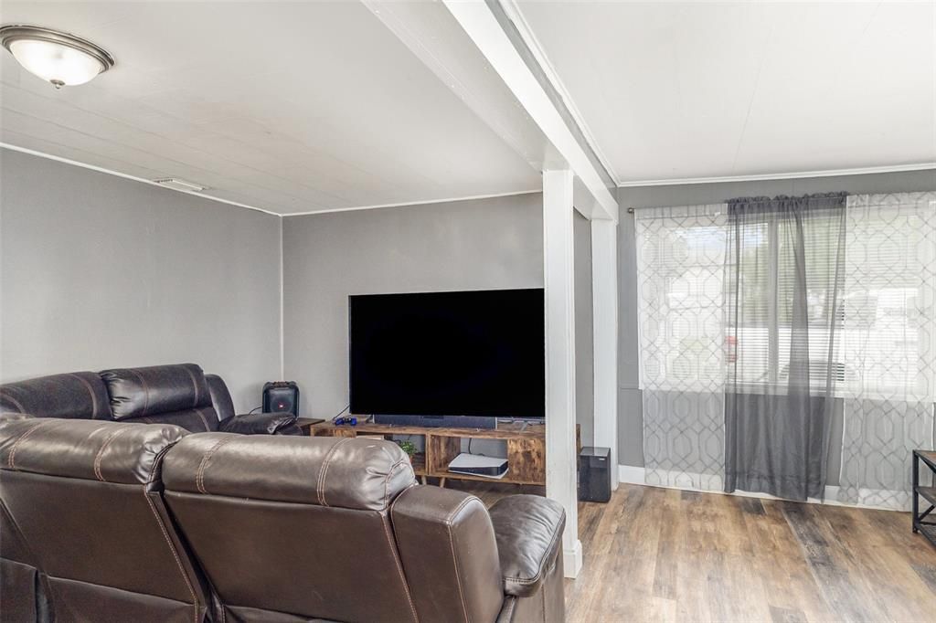 En Venta: $275,000 (3 camas, 2 baños, 1585 Pies cuadrados)