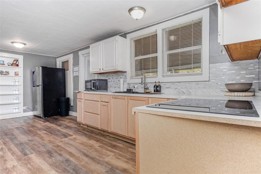 En Venta: $275,000 (3 camas, 2 baños, 1585 Pies cuadrados)