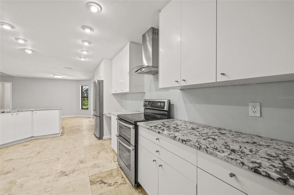 En Venta: $1,099,000 (5 camas, 3 baños, 4062 Pies cuadrados)