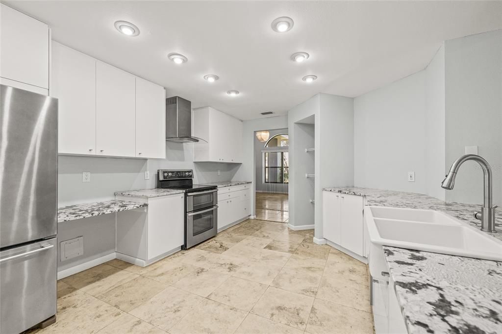 En Venta: $1,099,000 (5 camas, 3 baños, 4062 Pies cuadrados)