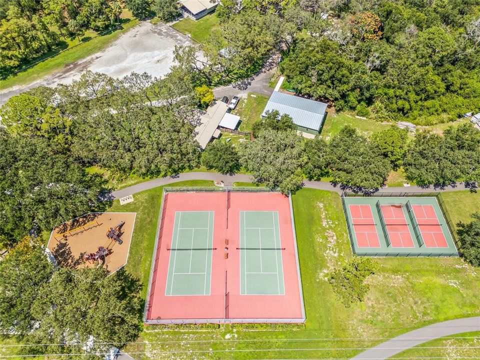 En Venta: $1,099,000 (5 camas, 3 baños, 4062 Pies cuadrados)