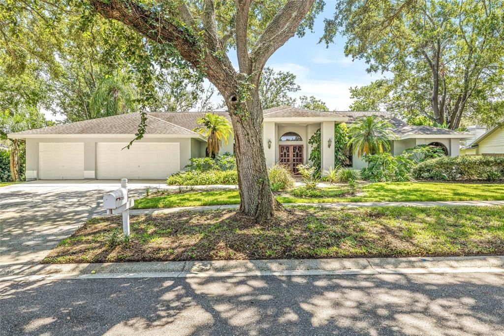 En Venta: $1,099,000 (5 camas, 3 baños, 4062 Pies cuadrados)