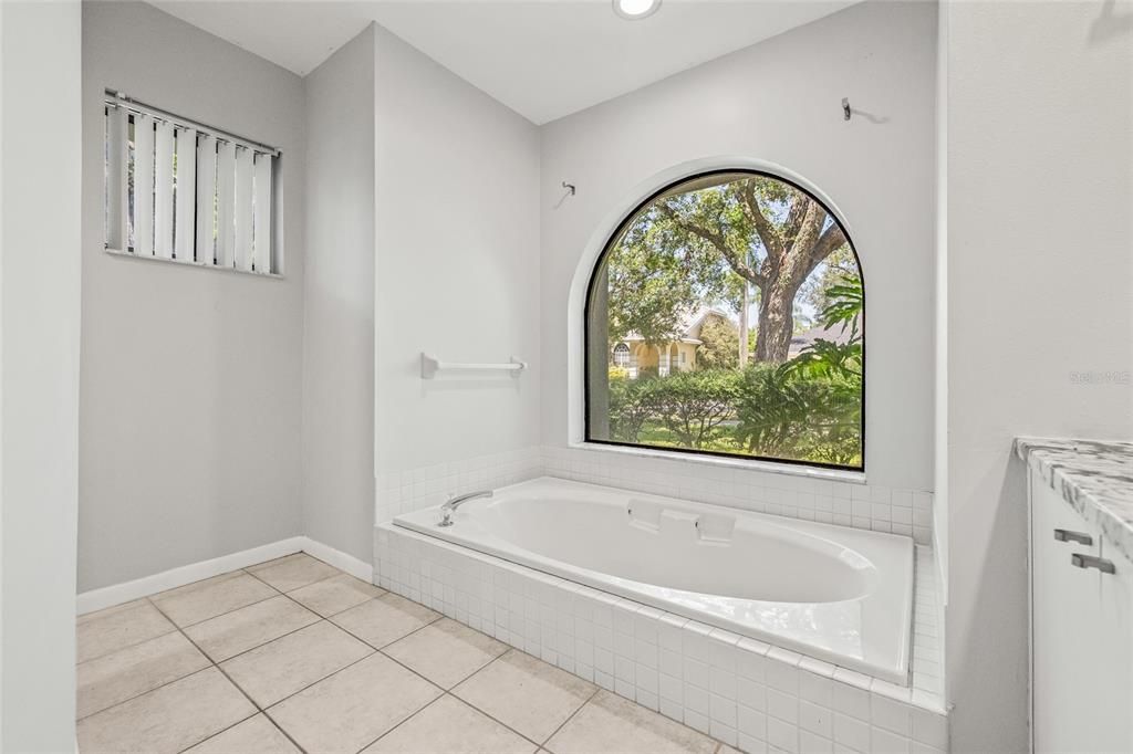 En Venta: $1,099,000 (5 camas, 3 baños, 4062 Pies cuadrados)