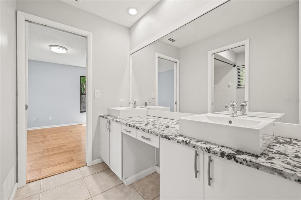 En Venta: $1,099,000 (5 camas, 3 baños, 4062 Pies cuadrados)