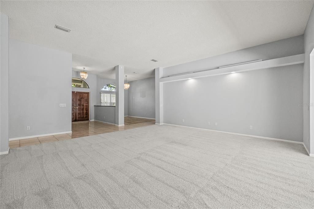 En Venta: $1,099,000 (5 camas, 3 baños, 4062 Pies cuadrados)