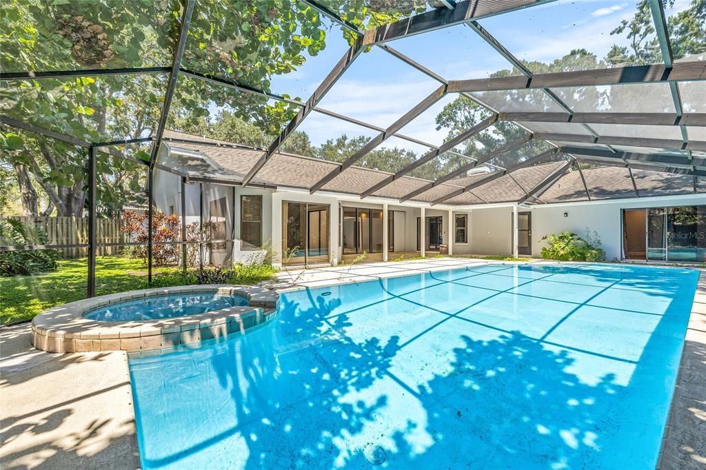 En Venta: $1,099,000 (5 camas, 3 baños, 4062 Pies cuadrados)