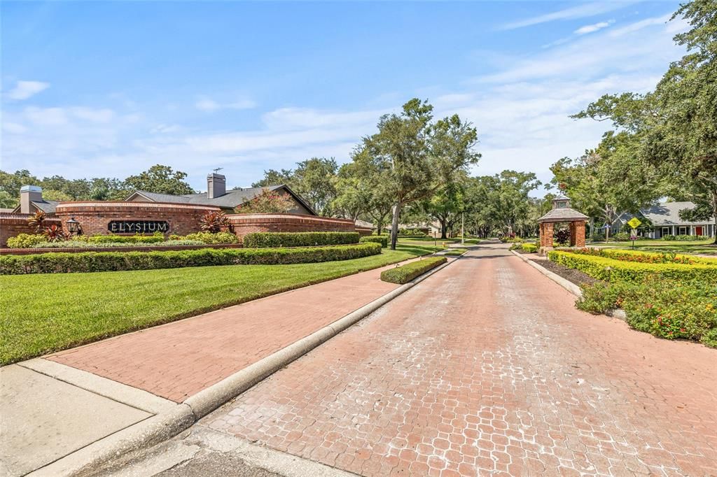 En Venta: $1,099,000 (5 camas, 3 baños, 4062 Pies cuadrados)