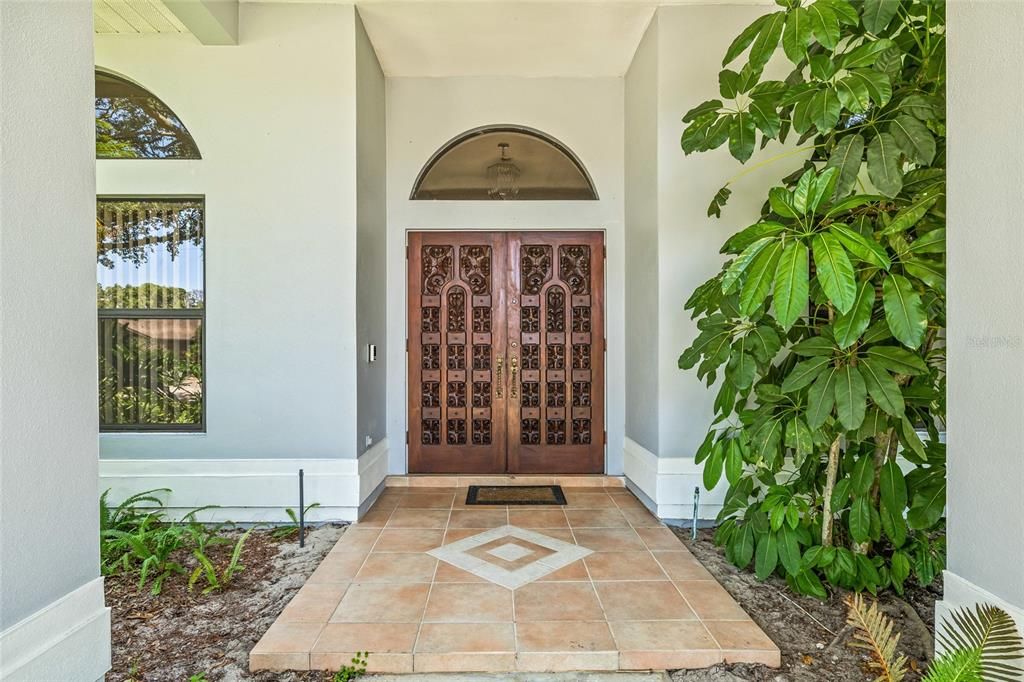 En Venta: $1,099,000 (5 camas, 3 baños, 4062 Pies cuadrados)