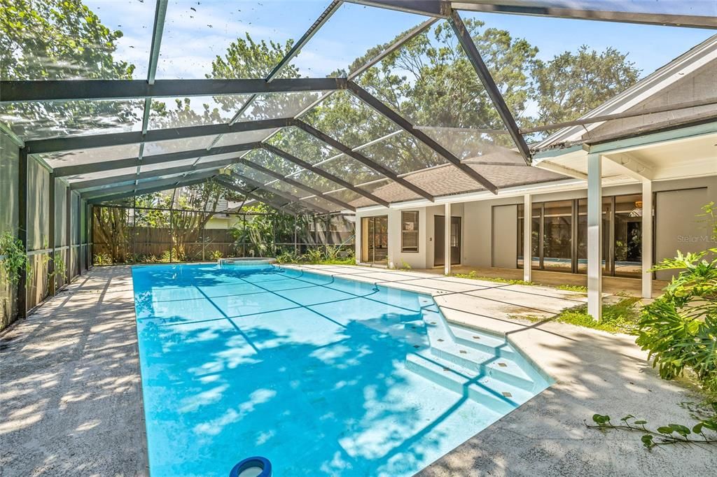 En Venta: $1,099,000 (5 camas, 3 baños, 4062 Pies cuadrados)