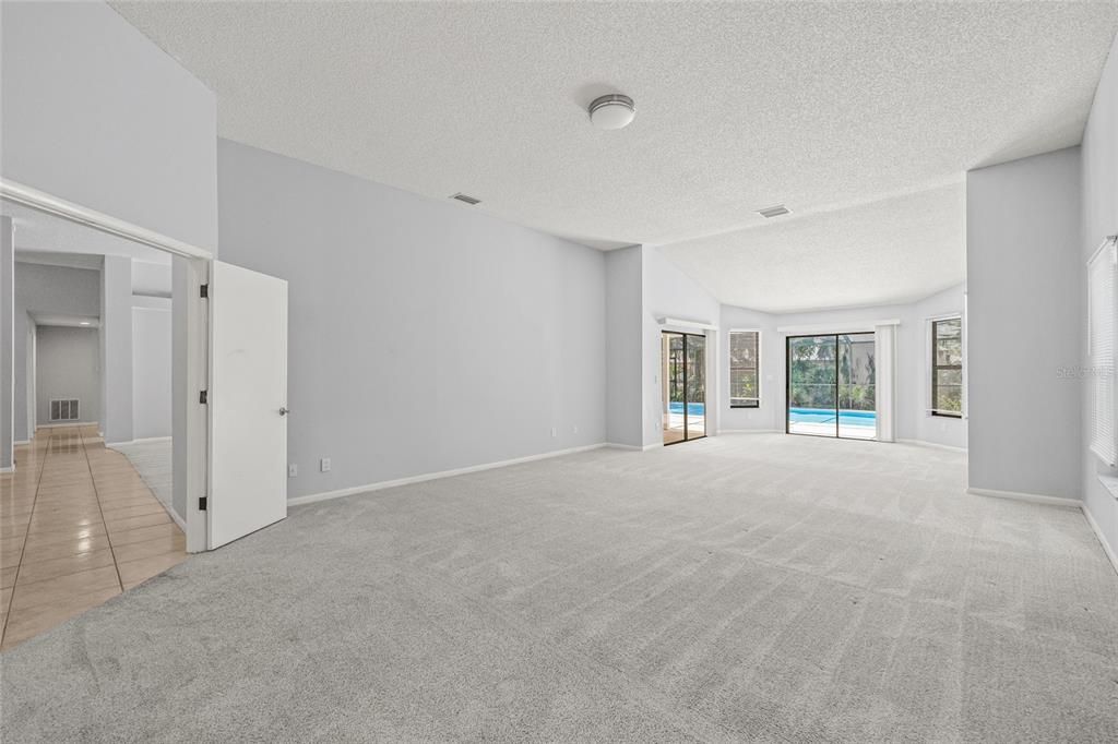 En Venta: $1,099,000 (5 camas, 3 baños, 4062 Pies cuadrados)