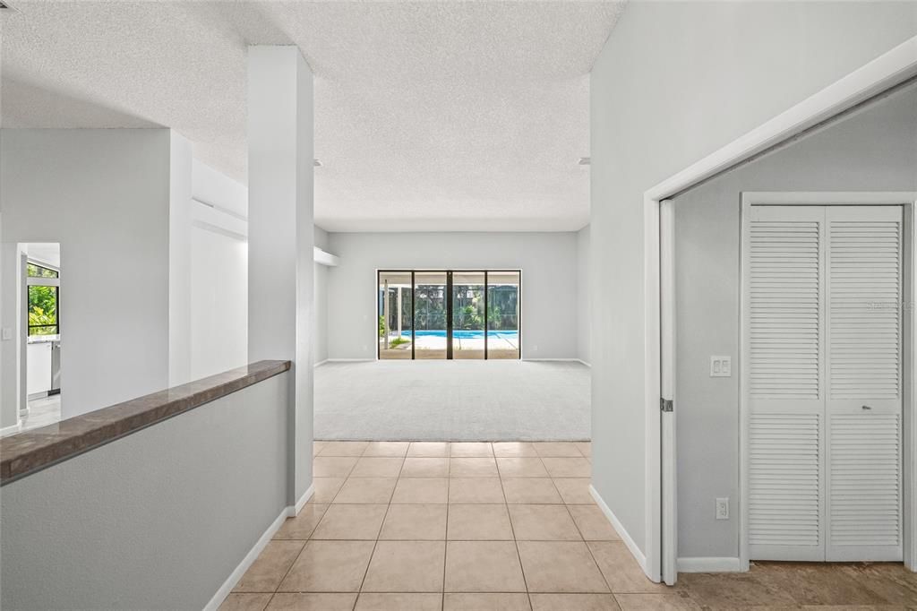 En Venta: $1,099,000 (5 camas, 3 baños, 4062 Pies cuadrados)