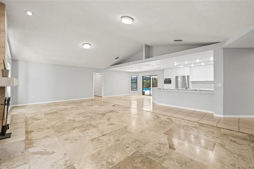 En Venta: $1,099,000 (5 camas, 3 baños, 4062 Pies cuadrados)