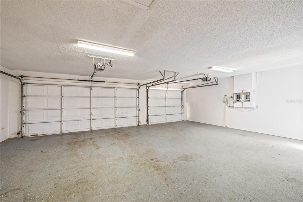 En Venta: $1,099,000 (5 camas, 3 baños, 4062 Pies cuadrados)