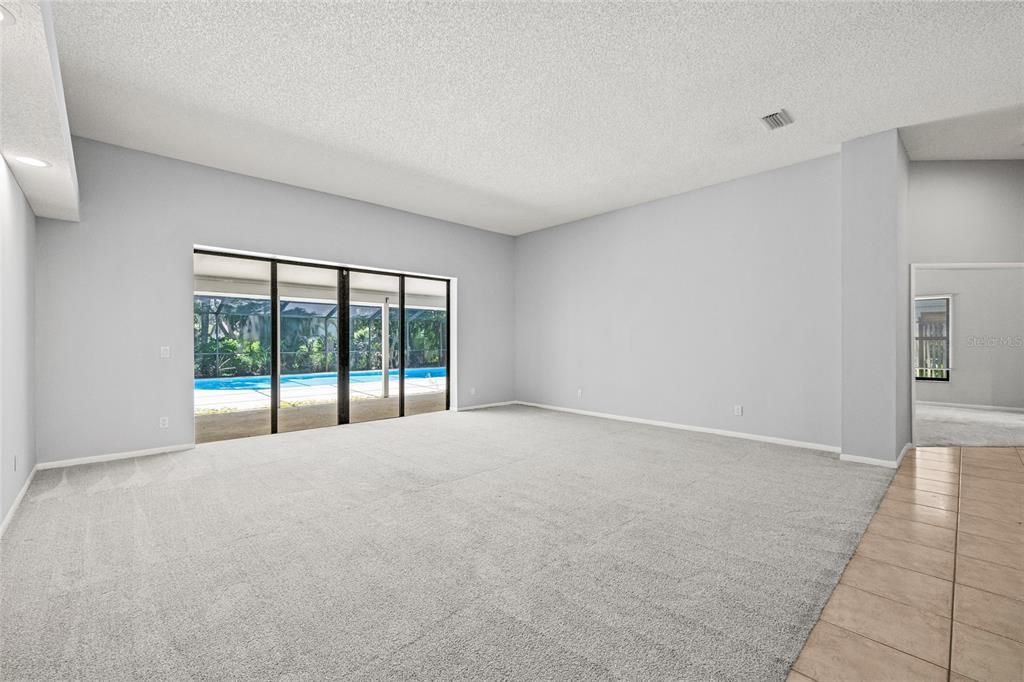 En Venta: $1,099,000 (5 camas, 3 baños, 4062 Pies cuadrados)