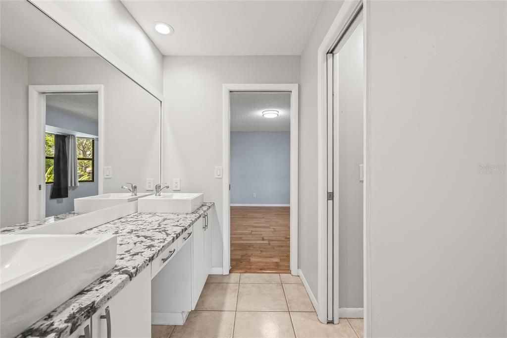 En Venta: $1,099,000 (5 camas, 3 baños, 4062 Pies cuadrados)