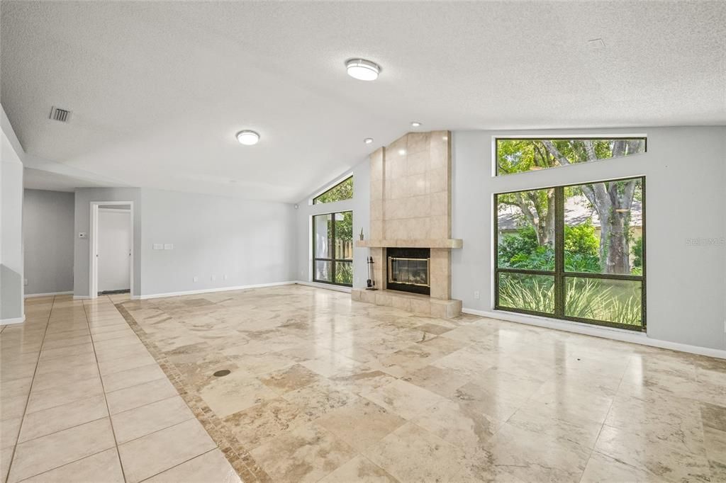 En Venta: $1,099,000 (5 camas, 3 baños, 4062 Pies cuadrados)