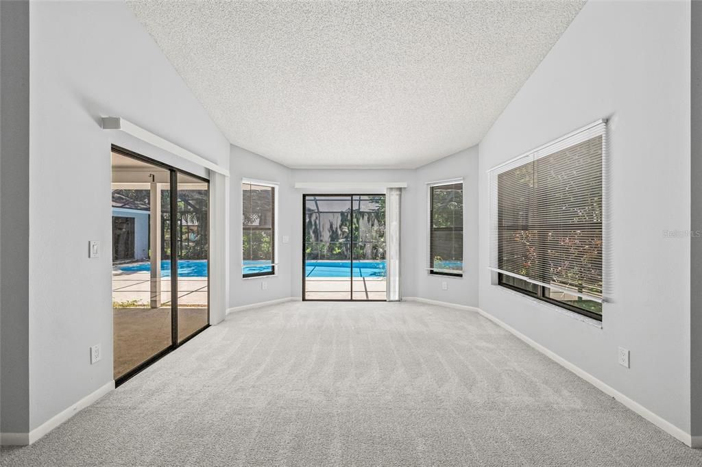 En Venta: $1,099,000 (5 camas, 3 baños, 4062 Pies cuadrados)