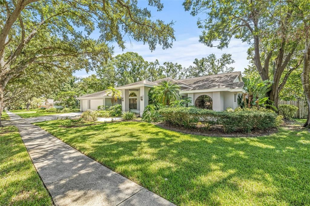 En Venta: $1,099,000 (5 camas, 3 baños, 4062 Pies cuadrados)