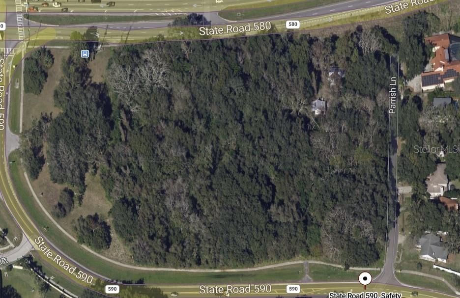 待售: $1,199,900 (2.92 acres)