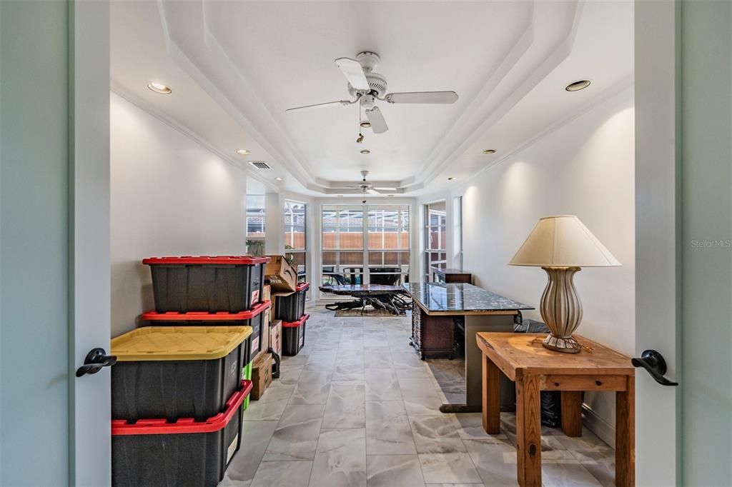 Под контрактом: $450,000 (3 спален, 2 ванн, 2258 Квадратных фут)